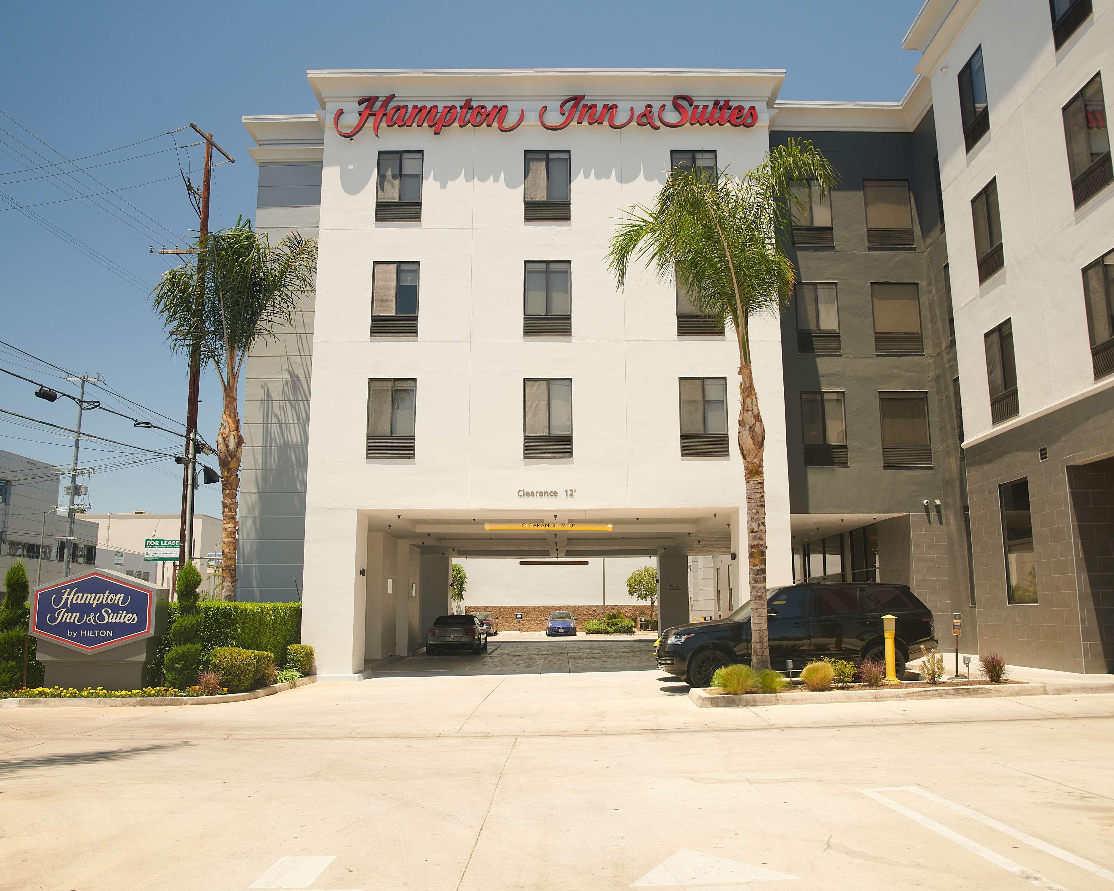 Hampton Inn & Suites Sherman Oaks Los Angeles Exterior photo