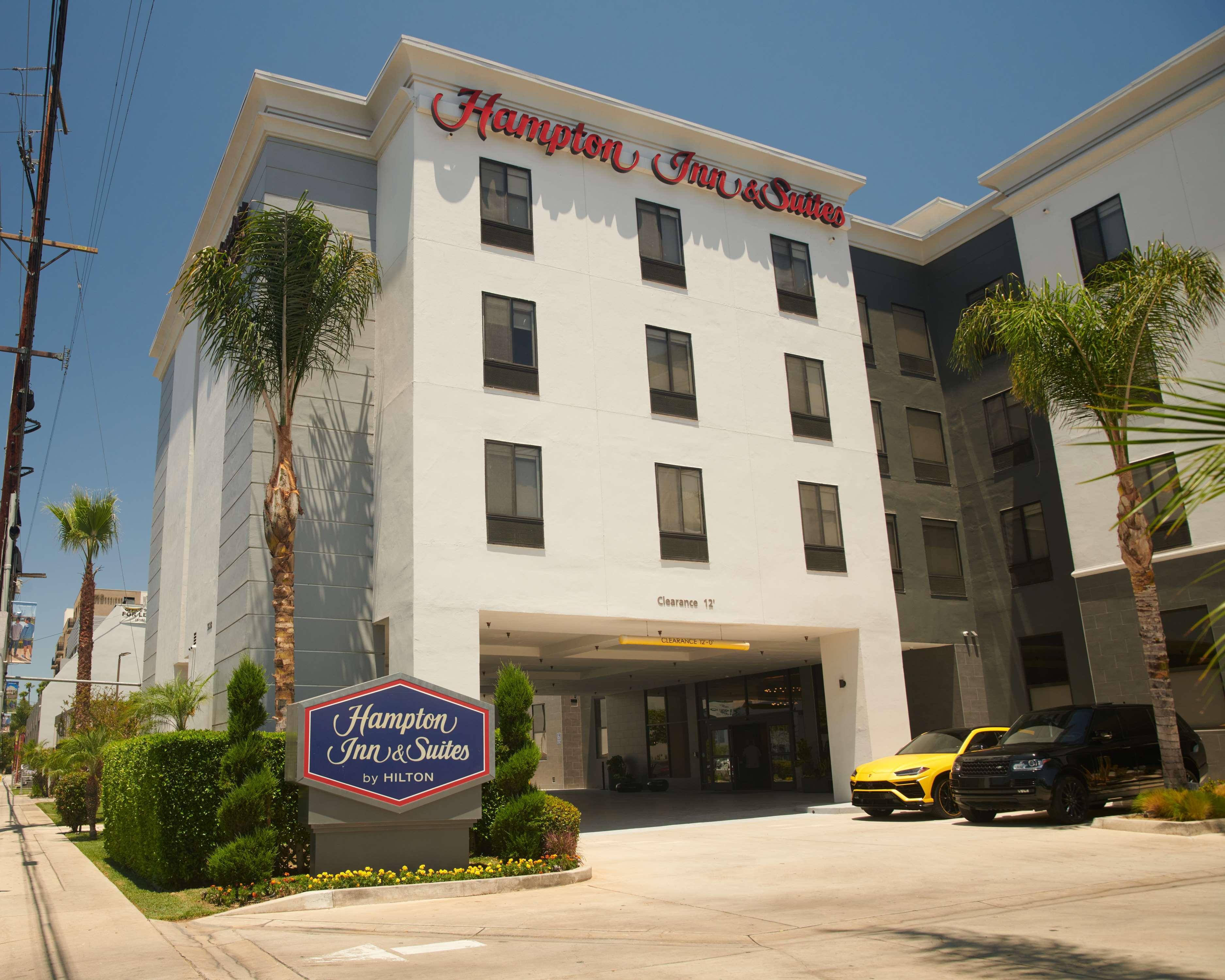Hampton Inn & Suites Sherman Oaks Los Angeles Exterior photo