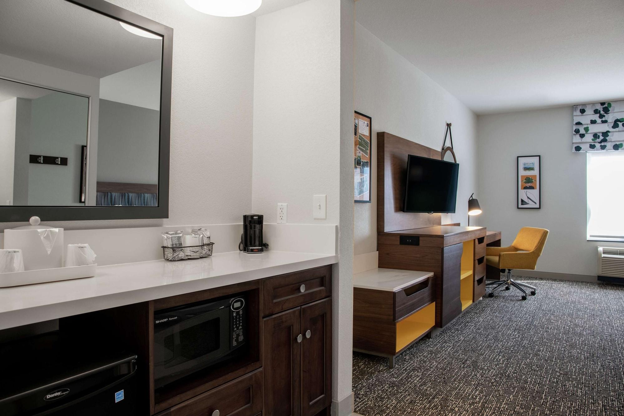 Hampton Inn & Suites Sherman Oaks Los Angeles Exterior photo