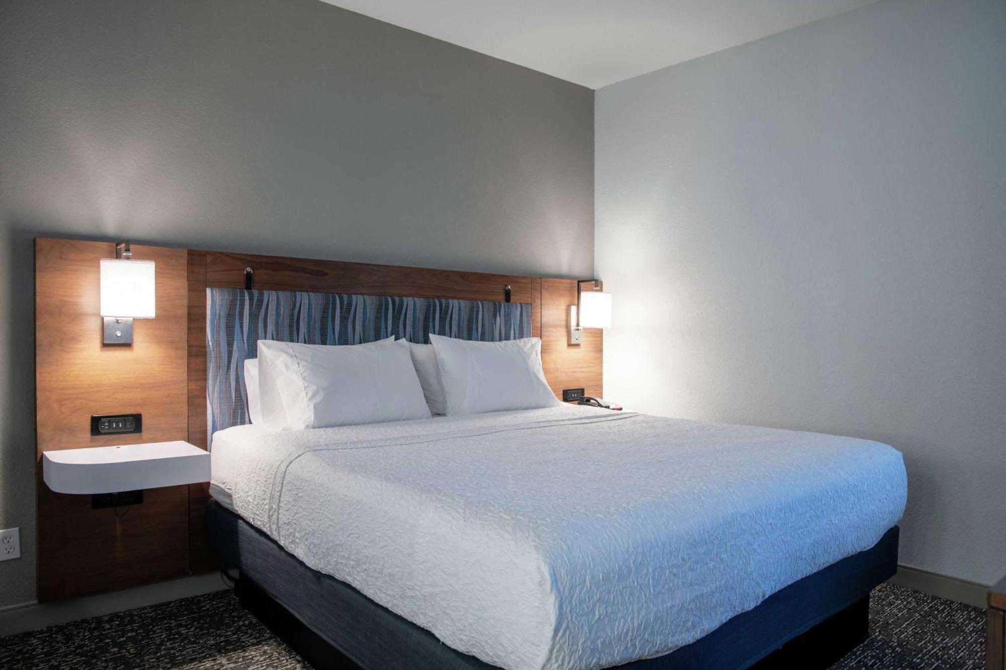 Hampton Inn & Suites Sherman Oaks Los Angeles Exterior photo
