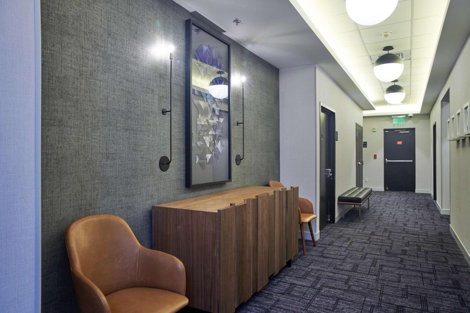 Hampton Inn & Suites Sherman Oaks Los Angeles Exterior photo