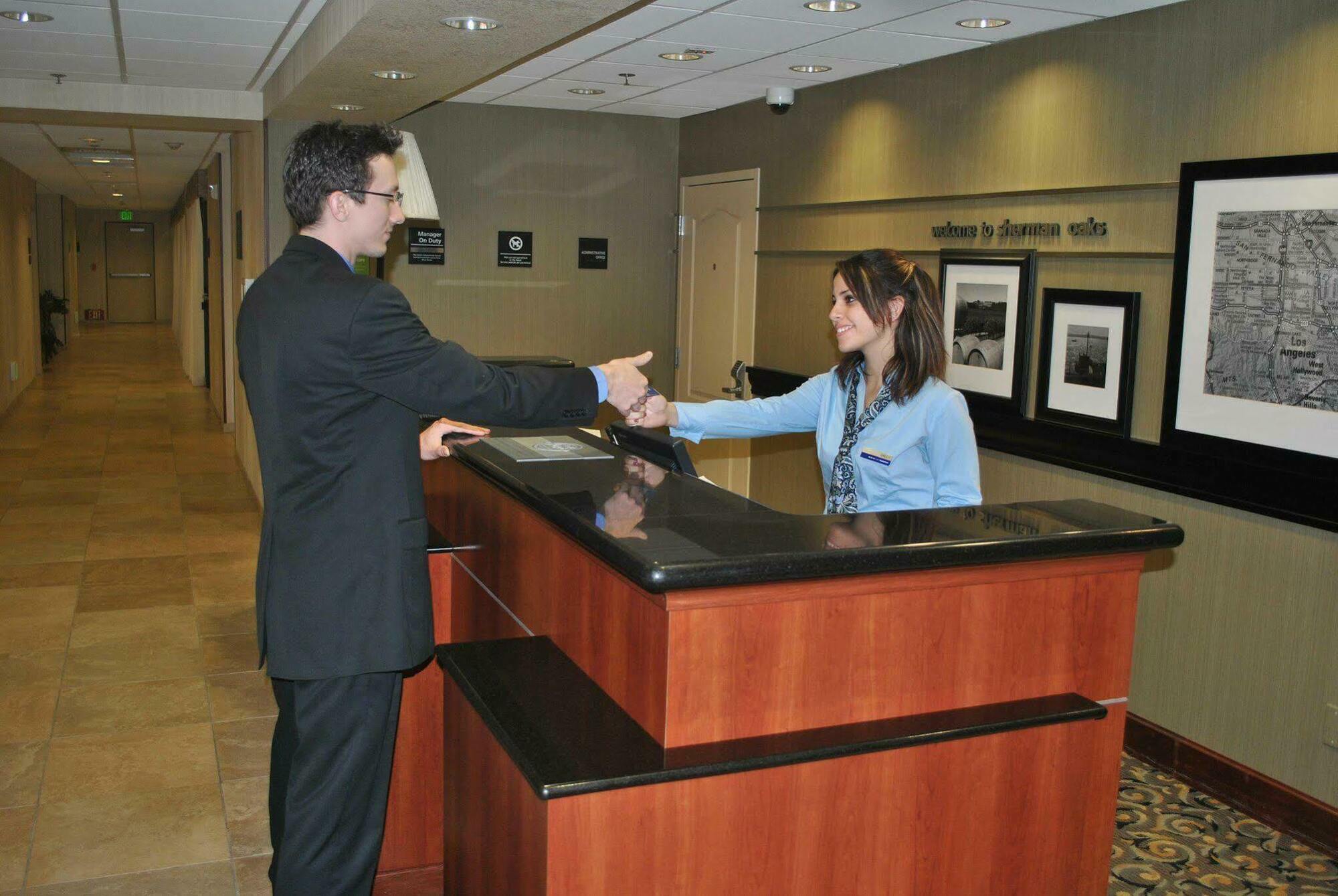 Hampton Inn & Suites Sherman Oaks Los Angeles Interior photo